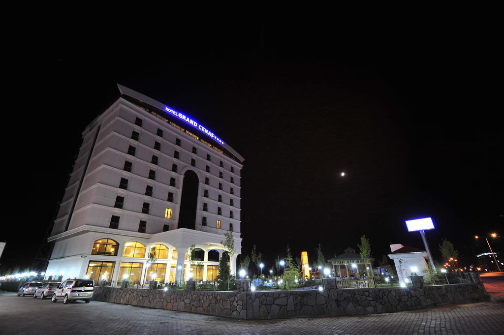Grand Cenas Hotel Agrı Exteriör bild